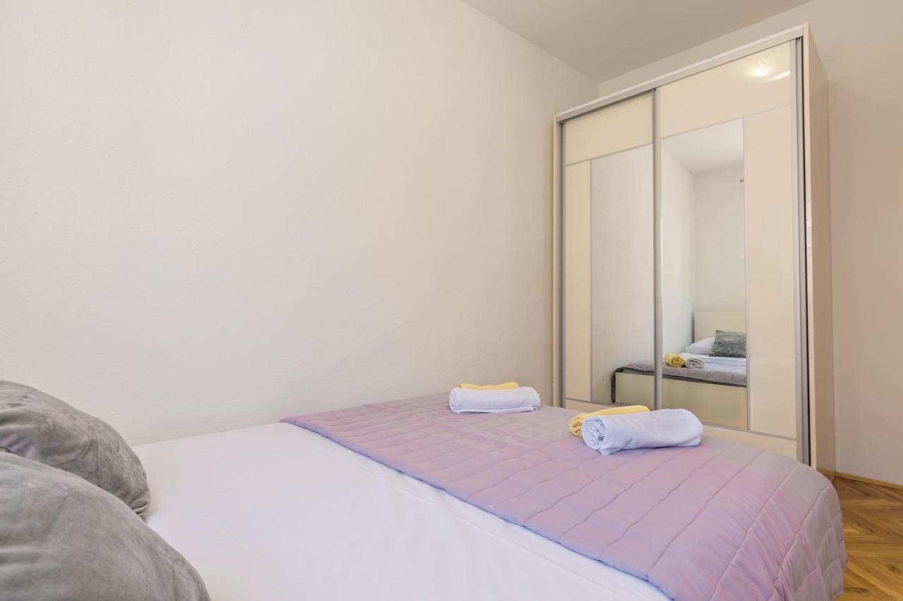 Apartman Petra Lägenhet Makarska Exteriör bild